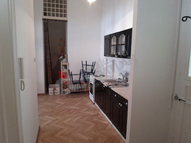 Kiadó téglalakás, albérlet, Budapesten, V. kerületben, 3 szobás