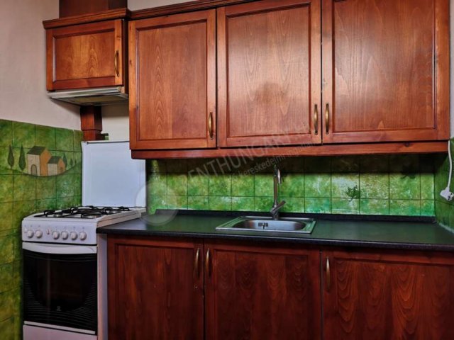 Kiadó téglalakás, albérlet, I. kerületben, Hunyadi János úton