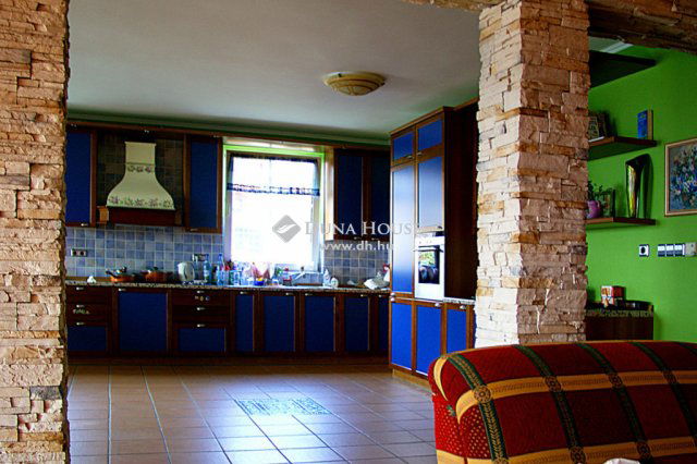 Eladó családi ház, Piliscsabán 450 M Ft, 5+3 szobás
