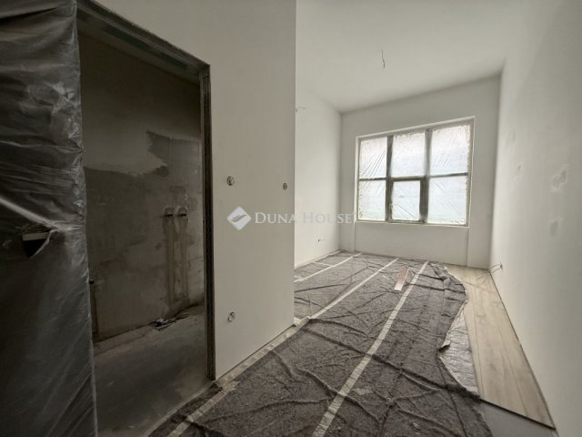 Eladó téglalakás, Budapesten, XXI. kerületben 20 M Ft, 1 szobás