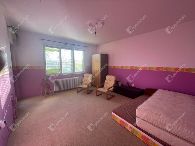 Eladó téglalakás, Hajdúböszörményen 65 M Ft, 3 szobás