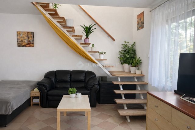 Eladó nyaraló, Cserkeszőlőn 64 M Ft, 4 szobás