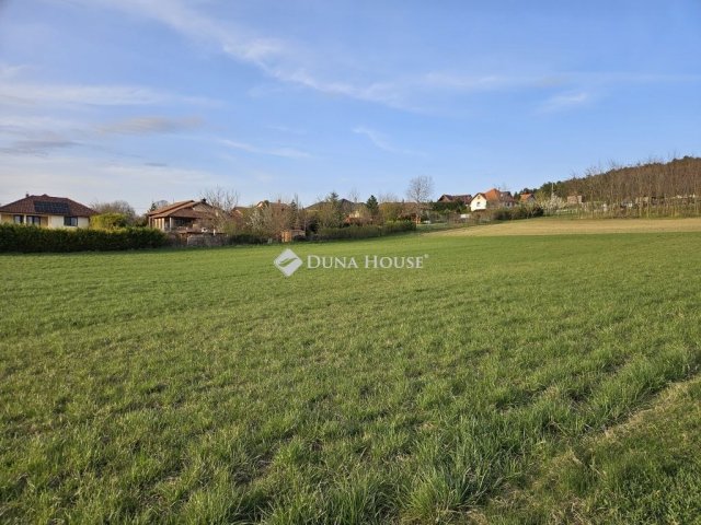 Eladó telek, Magyaralmáson 8.5 M Ft / költözzbe.hu