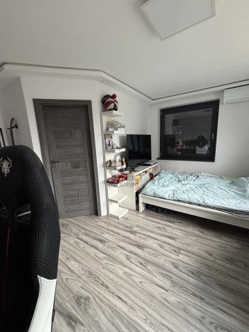 Eladó családi ház, Tatán 199 M Ft, 5 szobás