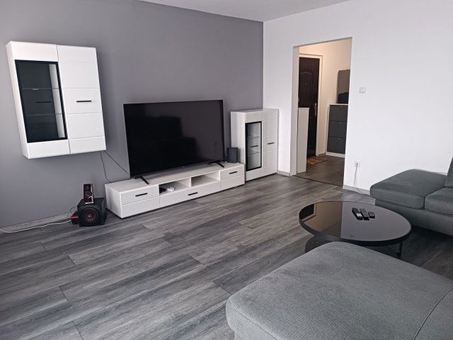 Kiadó panellakás, albérlet, Veszprémben, Haszkovó utcában