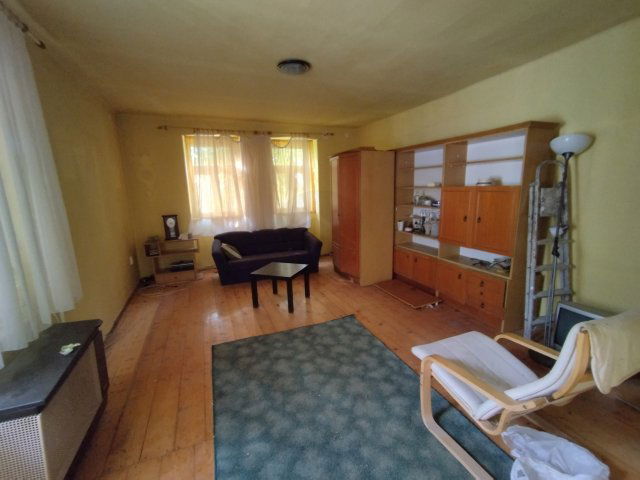 Eladó családi ház, Lőrinciben 16.5 M Ft, 2 szobás