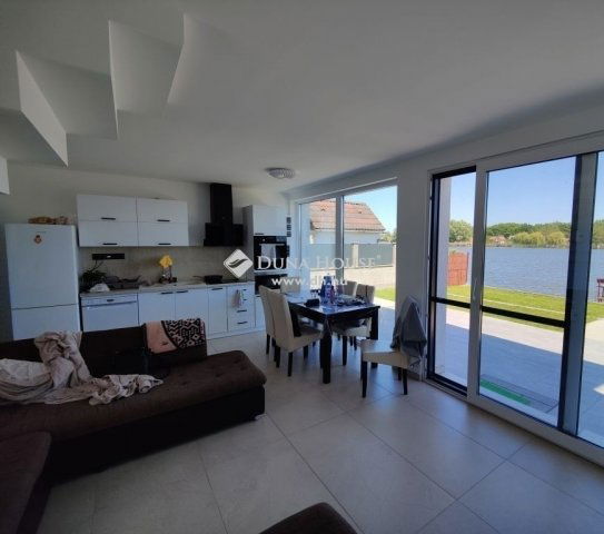 Eladó nyaraló, Szigetbecsén 199.9 M Ft, 4 szobás