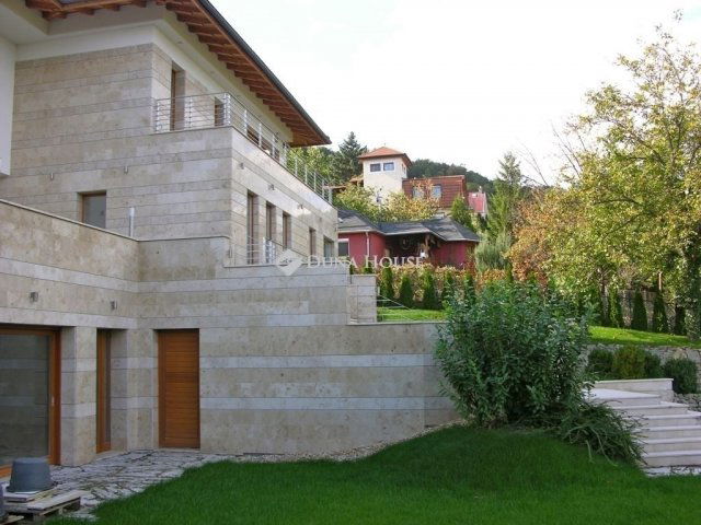 Eladó családi ház, Budapesten, III. kerületben 819.15 M Ft