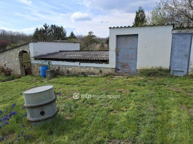 Eladó telek, Pápán 8.8 M Ft / költözzbe.hu