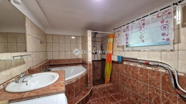 Eladó téglalakás, Dunakeszin 32.9 M Ft, 3 szobás