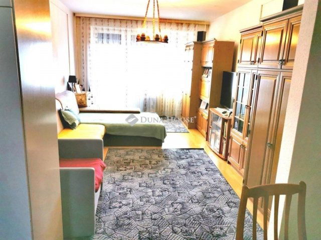 Eladó panellakás, Dorogon 53 M Ft, 3 szobás