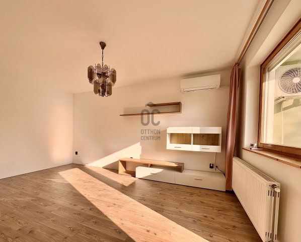 Eladó téglalakás, Győrött 95 M Ft, 3 szobás