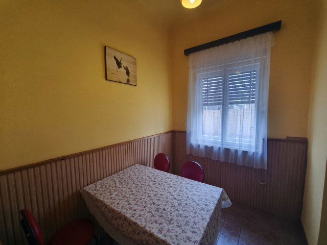 Eladó családi ház, Balatonlelleén 239 M Ft, 8 szobás