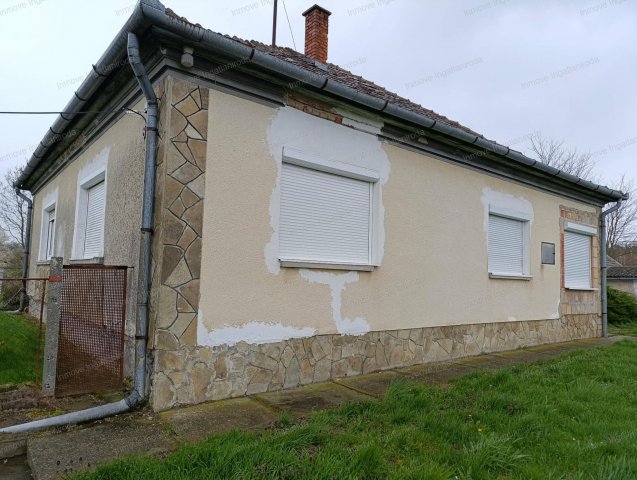 Eladó családi ház, Niklán 29.999 M Ft, 4 szobás