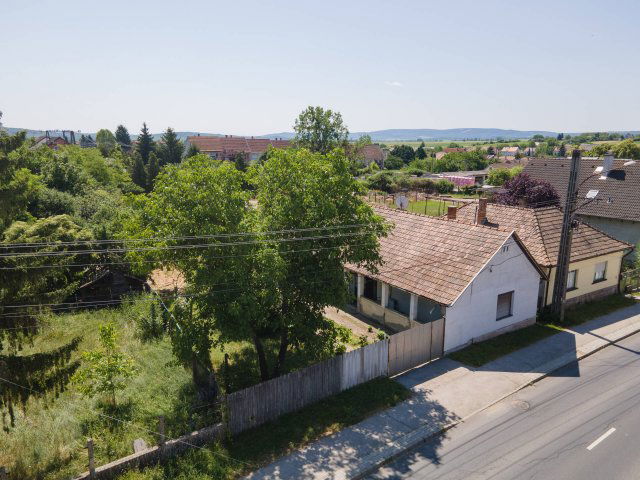 Eladó családi ház, Érsekvadkerten 19 M Ft, 1 szobás