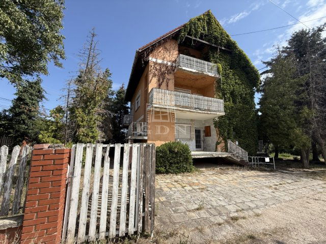 Eladó családi ház, Székesfehérvárott 129 M Ft, 7 szobás