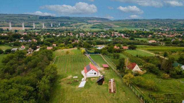 Eladó családi ház, Kőröshegyen 149 M Ft, 3 szobás