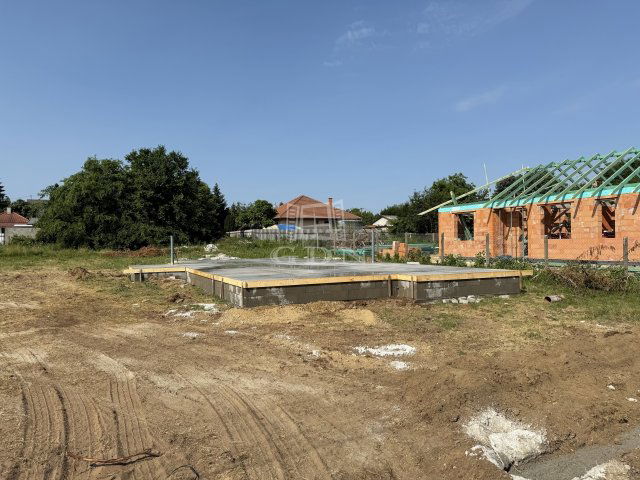 Eladó családi ház, Tápiószecsőn 59.99 M Ft, 4 szobás