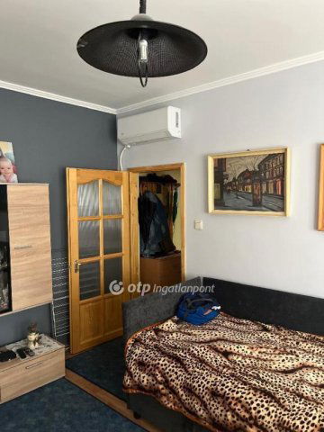 Eladó téglalakás, Pécsett 47.9 M Ft, 2 szobás