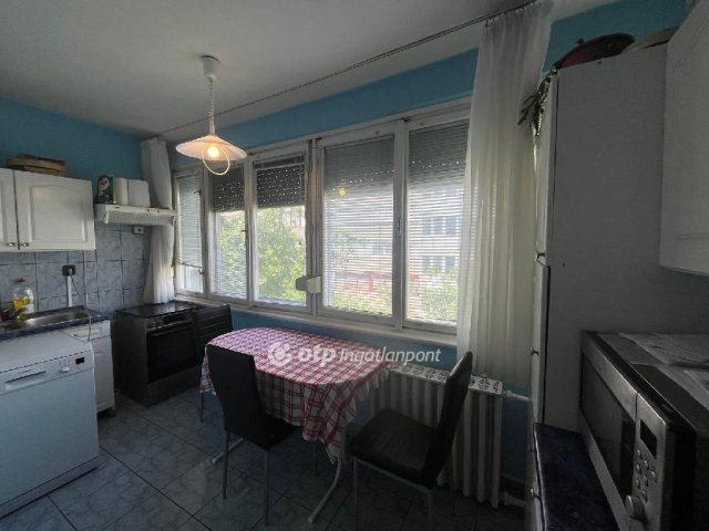 Eladó panellakás, Berettyóújfaluban 42.5 M Ft, 2 szobás