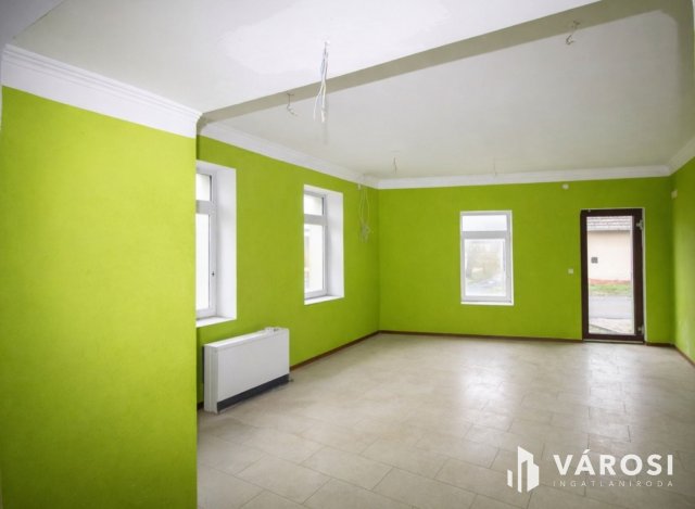 Eladó üzlethelyiség, Gyomaendrődön 19.9 M Ft, 3+1 szobás