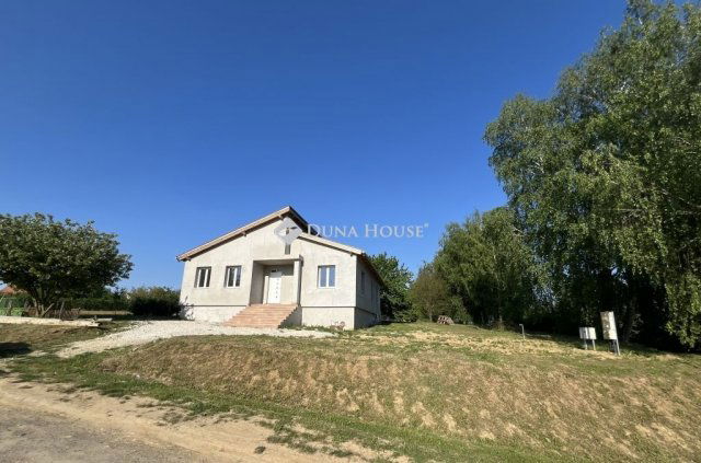 Eladó családi ház, Nagypálin 110 M Ft, 4 szobás