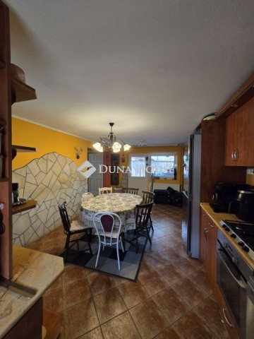 Eladó családi ház, Bakonycsernyén 66 M Ft, 4 szobás