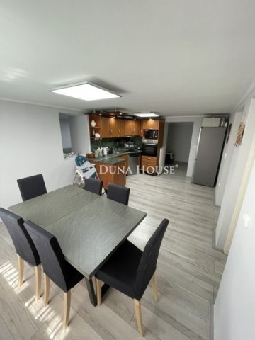 Eladó családi ház, Pécsett 109 M Ft, 6 szobás