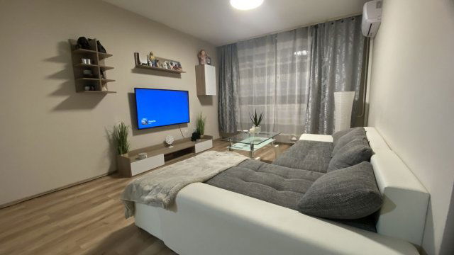 Eladó panellakás, Debrecenben 61.5 M Ft, 3 szobás