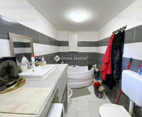 Eladó üzlethelyiség, Szigetcsépen 35 M Ft, 4 szobás