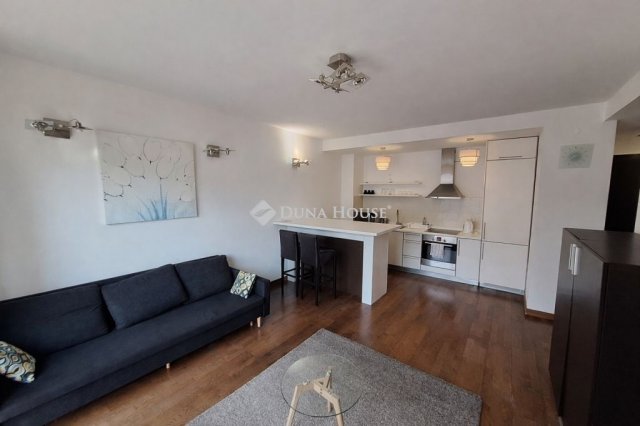 Kiadó téglalakás, albérlet, Budapesten, VI. kerületben