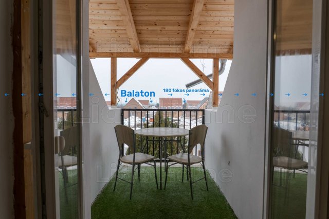 Eladó nyaraló, Balatonfüreden 58.9 M Ft, 2 szobás