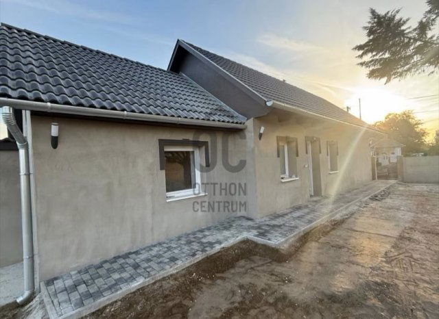 Eladó családi ház, Abonyban 38.5 M Ft, 2 szobás