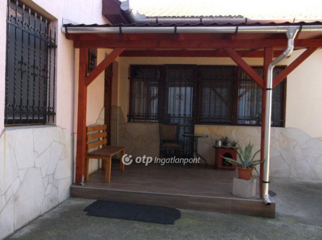 Eladó családi ház, Gyöngyösön 109 M Ft, 4 szobás