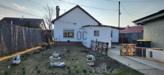 Eladó családi ház, Monoron 38 M Ft, 3 szobás