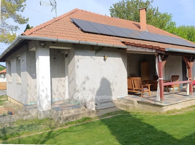 Eladó családi ház, Tárnokon 140 M Ft, 3 szobás