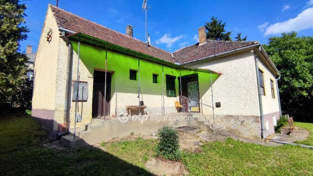 Eladó családi ház, Zalaszentgróton 29.9 M Ft, 3 szobás