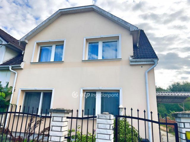 Eladó családi ház, Nyíregyházán 99.5 M Ft, 6 szobás