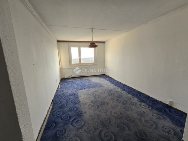 Eladó panellakás, Várpalotán 43.5 M Ft, 3 szobás