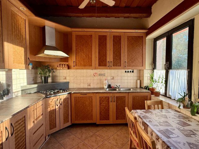 Eladó családi ház, Székesfehérvárott, Fő utcában 135 M Ft