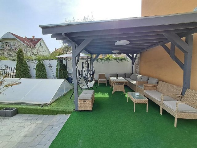 Eladó családi ház, Budapesten, XV. kerületben 150 M Ft, 4 szobás