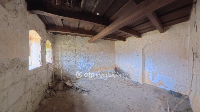 Eladó nyaraló, Szomolyán 10 M Ft, 2 szobás