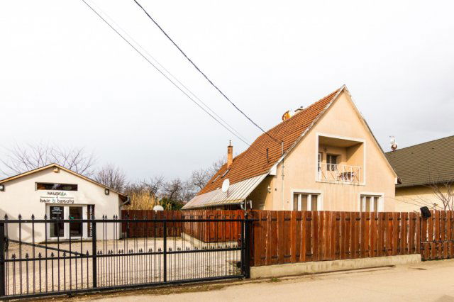 Eladó családi ház, Szigetszentmiklóson 85 M Ft, 6 szobás