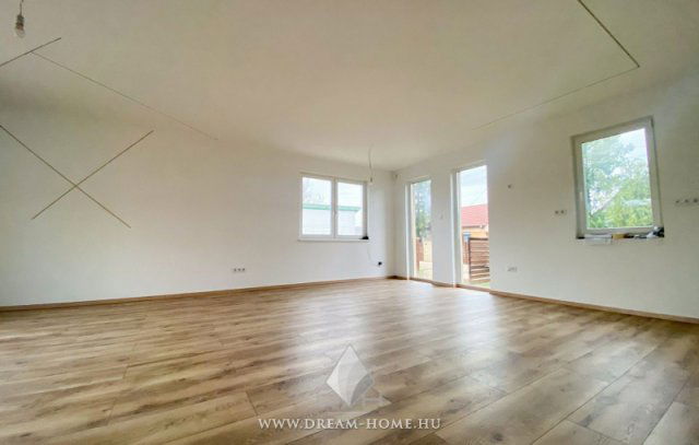 Eladó családi ház, Kecskeméten 90.5 M Ft, 4 szobás