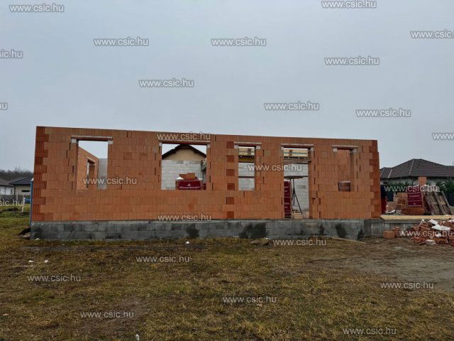 Eladó ikerház, Vácrátóton 89.9 M Ft, 2+2 szobás