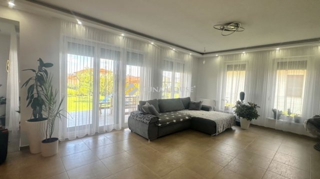 Eladó családi ház, Szombathelyen 159 M Ft, 4 szobás