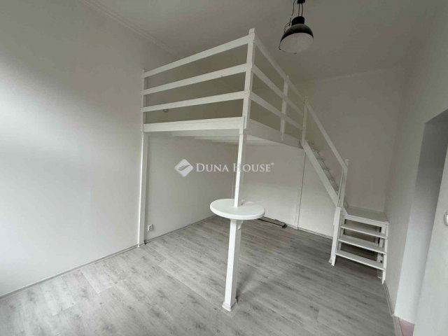 Eladó téglalakás, Budapesten, VI. kerületben 44.99 M Ft