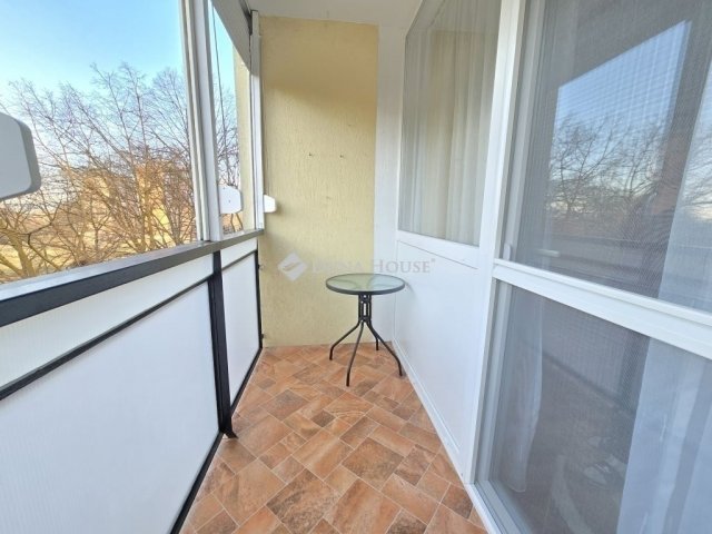 Eladó panellakás, Pécsett 45.99 M Ft, 2 szobás