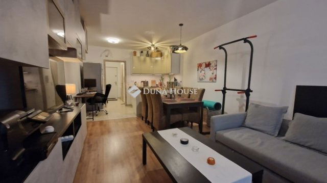 Eladó téglalakás, Budapesten, XV. kerületben 86.9 M Ft, 2 szobás