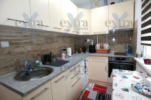 Eladó panellakás, Szegeden 52.9 M Ft, 2 szobás